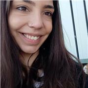 Παραδίδω μαθήματα ελληνικών σε παιδιά και ενήλικες. Προσαρμόζω τη διδασκαλία στις ανάγκες των μαθητών.