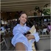Profesora de francés 
Puedo dar clases desde la primaria hasta el  instituto. 