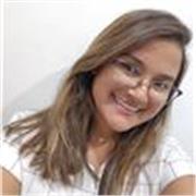 Profesora de matemáticas imparte clases a niños de todas las edades