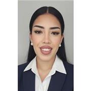 Me defino como una persona paciente, creativa y divertida, que disfruta enseñando y haciendo que el aprendizaje sea ameno.