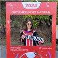 ODTÜ mezunuyum. Ezber eğitimden çok kendilerinin keşfetmeleri üzerine ders planlarım. Teknoloji kullanarak online uygulamalar sayesinde eğlenceli ve eğitici dersler işlerim. Öğrencilerimin hatalarını farketmelerini sağlayarak daha kalıcı öğrenmelerini sağ