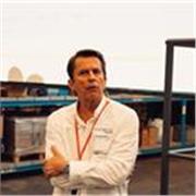 Ingles nativo y curtido en multinacionales con lenguaje empresarial y de powerpoint.
