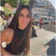 Profesora de apoyo escolar especializada en educación primaria