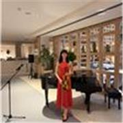 Soy profesora de violín y piano, tengo 20 año experiencia , en violín tengo alumn@s en todo nivel, en piano primero 6 año