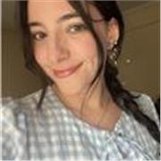 Soy una profesora titulada en filología coreana, con un certificado c2 y con experiencia impartiendo clases de inglés.