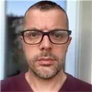 Pianista/tastierista/produttore professionista impartisce lezioni di musica on-line e in presenza