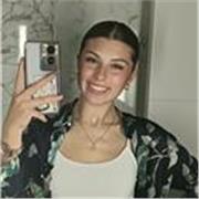 Estudiante del grado en Maestro. Además de canguro, tengo experiencia en colegios.