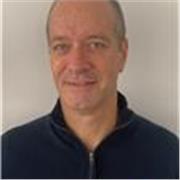 Estudios universitarios en Estados Unidos. He desarrollado mi trabajo en una multinacional. Puedo enseñar inglés a nivel básico