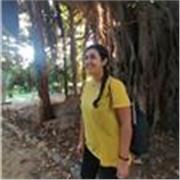 Offro lezioni private di lingua araba standard, di italiano (sono madrelingua) e di inglese.
Sono laureata in lingue e culture arabe a Venezia e la mia formazione può essere d'aiuto sia per i principianti che per i ragazzi che hanno intrapreso il mio stes