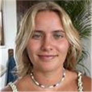 Profesora de inglés con más de 3 años de experiencia. 