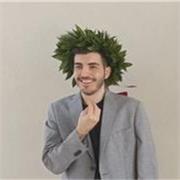  Hai bisogno di un supporto nello svolgimento dei compiti scolastici? Eccomi, sono il tuo aiutante online.