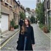 Profesora de inglés con grado en Traducción e Interpretación y Máster en Formación del Profesorado con experiencia de 3 años