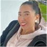 Me considero una persona cariñosa, puntual y bastante entregada en mi responsabilidades. Me gustaría dar clase a niños pequeños.