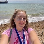 Stai cercando una persona flessibile che insegni non solo le lingue, ma anche che faccia ripetizioni? Contattami