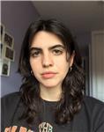 Estudiante de magisterio imparte clases a niños de primaria y secundaria en todas las materias