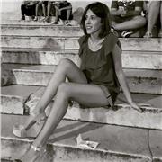 Insegnante di scuola secondaria di primo grado fornisce lezioni private nelle materie letterarie e Latino e aiuto compiti