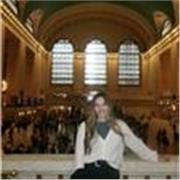 Profesora de física y matemática con Magíster en Astrofísica
