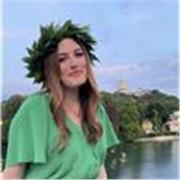 Laureata in Lingue e Letterature Straniere all’Università di Torino, offre lezioni, ripetizioni e aiuto compiti in Lingua Francese