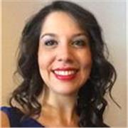 Psicologa psicoterapeuta impartisce lezioni di psicologia a studenti delle scuole superiori e di corsi di laurea