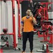 Entrenador físico con más de 15 años de experiencia en el campo de salas polivalentes