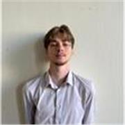 Étudiant ayant intégrer l'ESSEC après une prépa parisienne prestigieuse et cherchant à financer ses études.