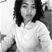 Tutrice, bilingue. J’enseigne spécifiquement les élèves du collège. 