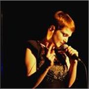 Chanteuse expérimentée et diplômée donne cours de chant particuliers pour débutants et confirmés