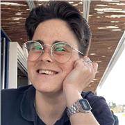 Atenta, dinámica, asertiva, divertida, fan de los peques