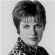 I offer 1:1 online coaching for businesspeople who want to improve their confidence in speaking English.