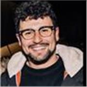 Laureato magistrale in economia e strategie per i mercati internazionali offre lezioni in materie economiche e giuridiche