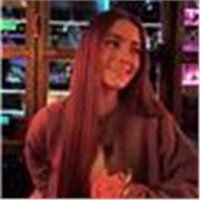 Profesora joven, cercana y clara para primaria y ESO. Estudio doble grado de ADE y Marketing en la UJRC.
