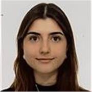 Mi nombre es Carmen y soy estudiante de medicina, me considero una chica organizada y practica.