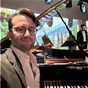 Pianista professionista impartisce lezioni di Pianoforte moderno