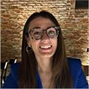 Laureanda in economia, diplomata liceo classico, ex insegnante di danza classica
