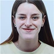 Soy una persona responsable, agradable, cariñosa , divertida y sobretodo responsable. Me encanta ver cómo los niños se divierten y a la vez aprenden.