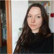 Frequento il quarto anno di liceo linguistico, offro ripetizioni principalmente di inglese, ma anche matematica e chimica