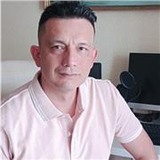 Profesor titulado en matemáticas, con máster en ciencias actuariales y financieras