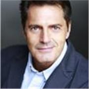 Professional coach with 30 years experience offering public speaking training.