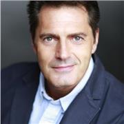 Professional coach with 30 years experience offering public speaking training.