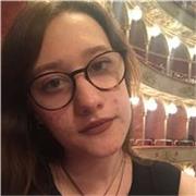 Studentessa universitaria di lingue orientali offre lezioni di ripetizione di lingua inglese