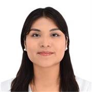 Profesora joven que imparte clases de inglés a niños y adolescentes