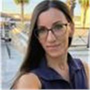 Profesora de inglés apta para todas las edades y niveles.