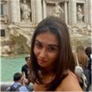 Ragazza Universitaria offre ripetizioni e aiuti compiti