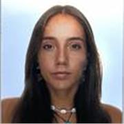 Graduada en el grado de bellas artes y acabando el último curso de la carrera de maestra en educación infantil