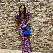 Me definí como una persona flexible, que se adapta a las necesidades de cada alumno/a ofreciendo clases totalmente personalizadas.