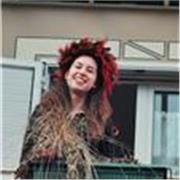 Laureata in Lingue e Letterature straniere impartisce ripetizioni di lingue ( inglese, francese e spagnolo) per studenti di elementari, medie e superiori e per chiudere ne abbia bisogno