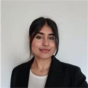 Laureata in economia aziendale impartisce lezioni di inglese ed economia aziendale per studenti delle scuole primarie e secondarie