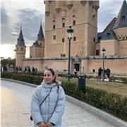 Soy una persona activa, creativa, con capacidad de transmisión eficaz y con una gran conexión con los niños.