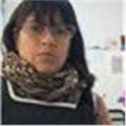 Profesora imparte enseñanza para niños en edad escolar,alfabetizadora