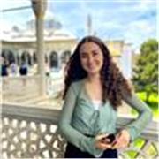 Hola! 👋 Soy una profesional de 28 años, he vivido en 4 países internacionales y estoy certificada en IELTS Montreal, Canadá